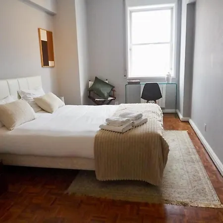 And Riverside Appartement